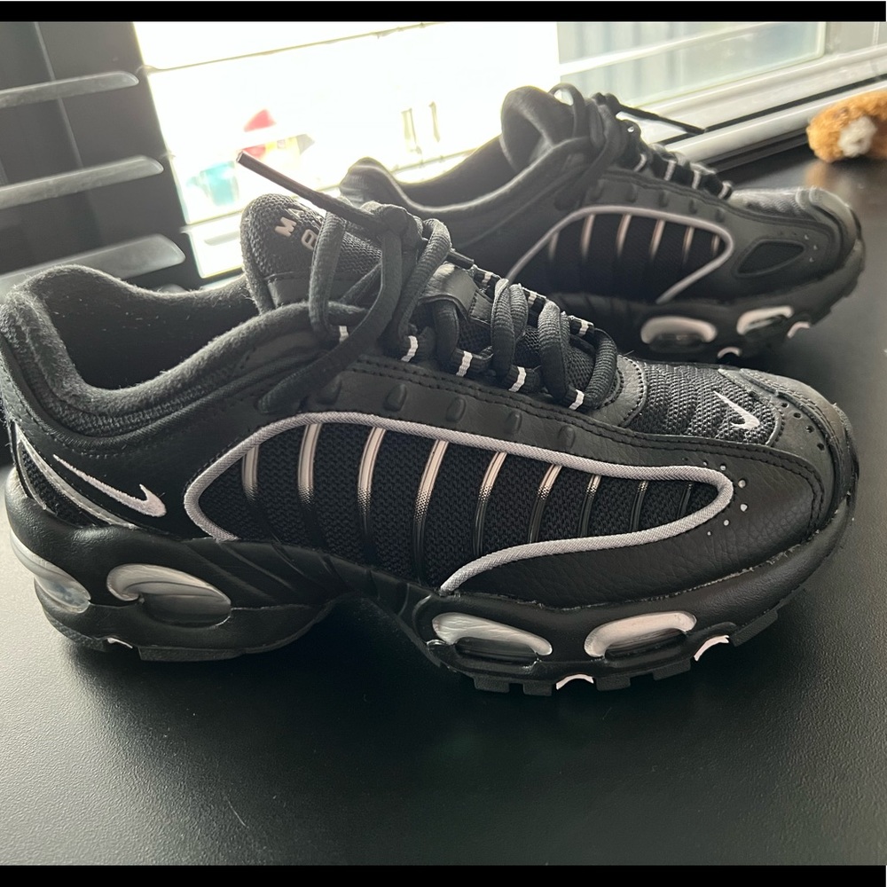 Nike Air Max Tailwind 4 Black Metallic Silver (GS) shoes BQ9810-002
